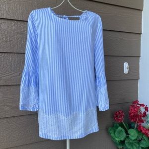 Blue Rair Blue + White Tie Back Lace Top Size M